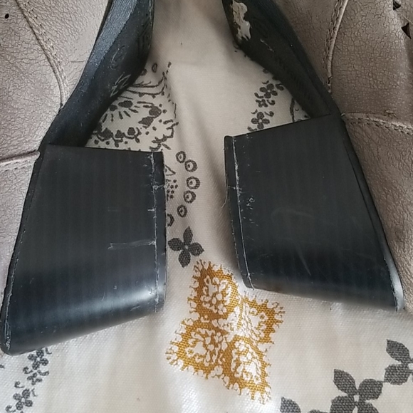 Gray Cutout Heeled Booties - Picture 10 of 11